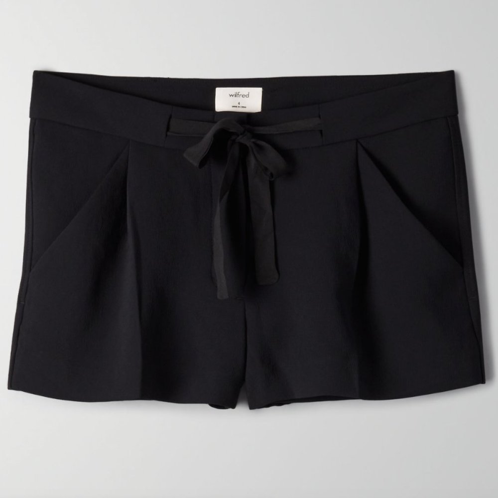 Aritzia Wilfred Exergue Short in Black, size 0/xs-small